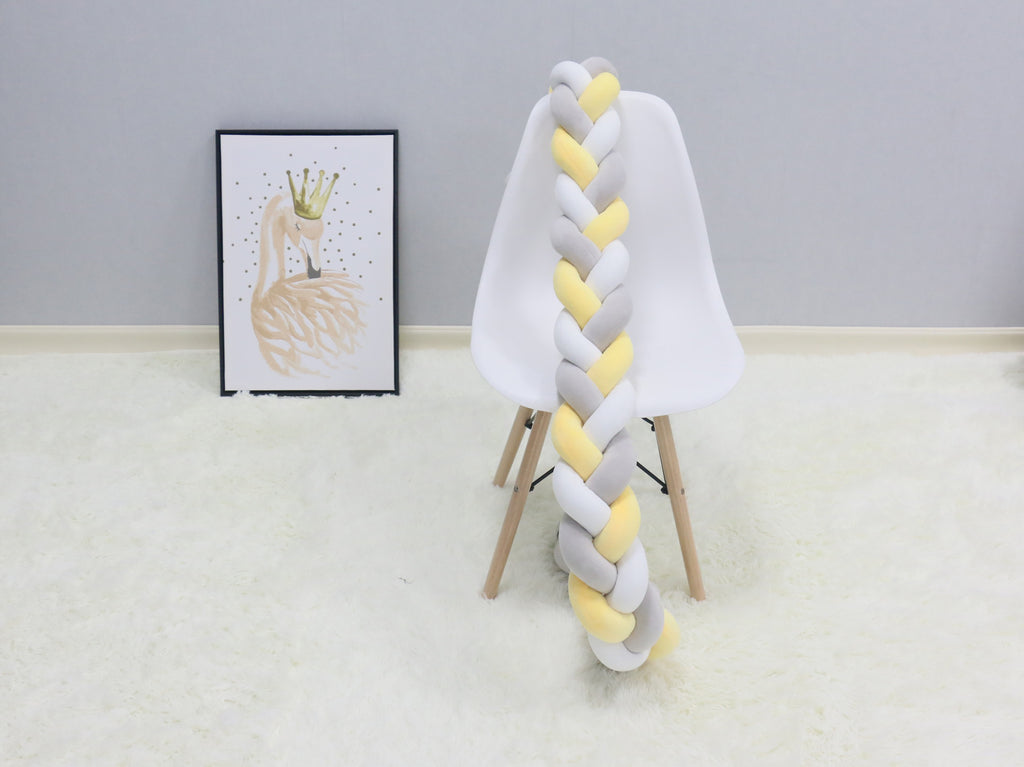 Handknit Nordic Knot Crib Bumper — Nursery Decor for Newborns