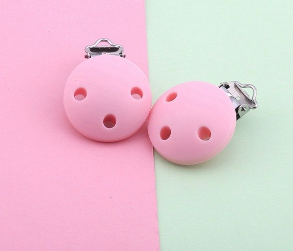 Environmental protection wood three-hole round baby pacifier clip