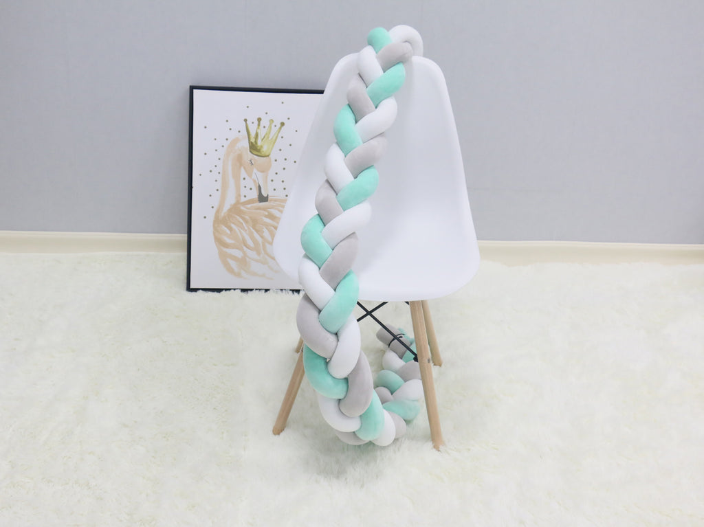 Handknit Nordic Knot Crib Bumper — Nursery Decor for Newborns
