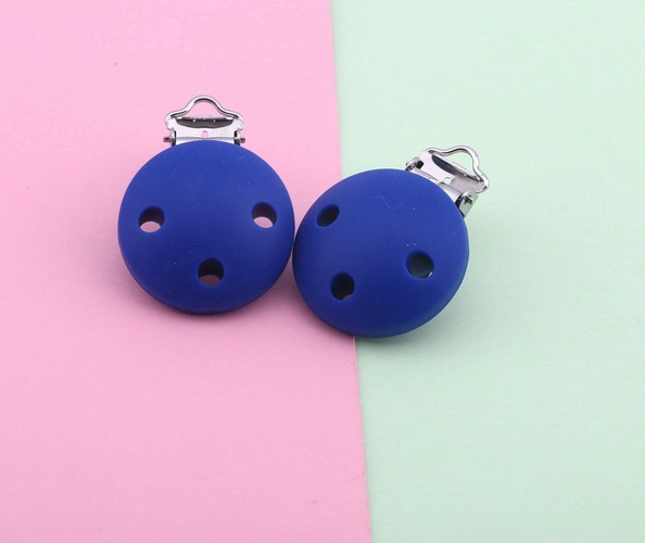 Environmental protection wood three-hole round baby pacifier clip