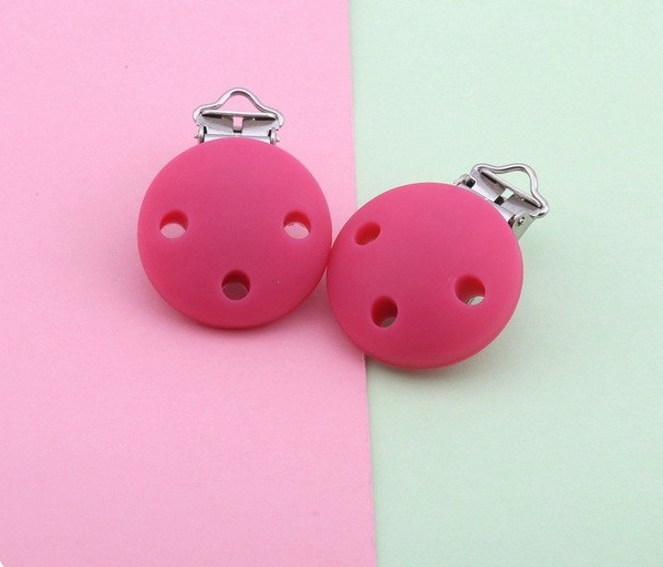 Environmental protection wood three-hole round baby pacifier clip