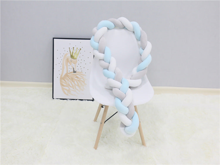 Handknit Nordic Knot Crib Bumper — Nursery Decor for Newborns